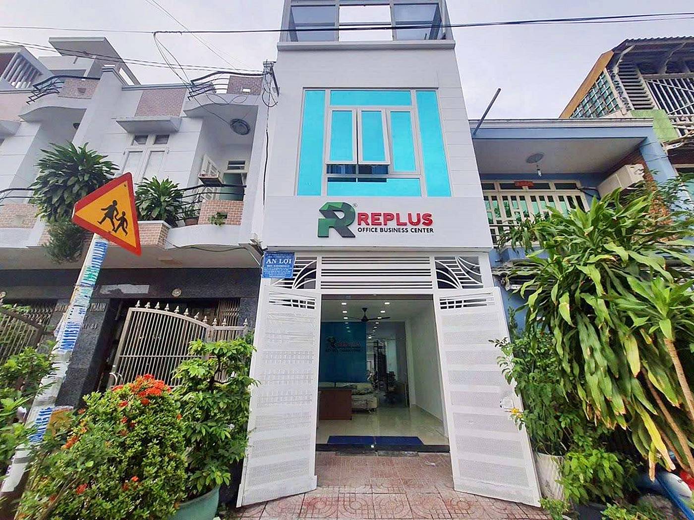 Văn phòng trọn gói Replus, 44 Tạ Quang Bửu, Phường 1, Quận 8 - vlook