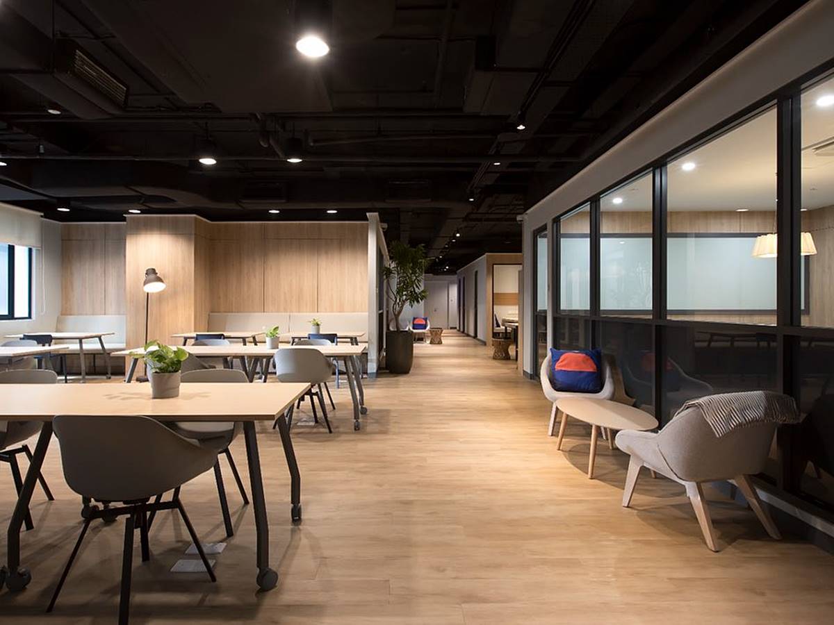 Văn phòng trọn gói tại Komune Coworking • UOA Tower, 6 Tân Trào, Phường Tân Phú, Quận 7 -Vlook.vn