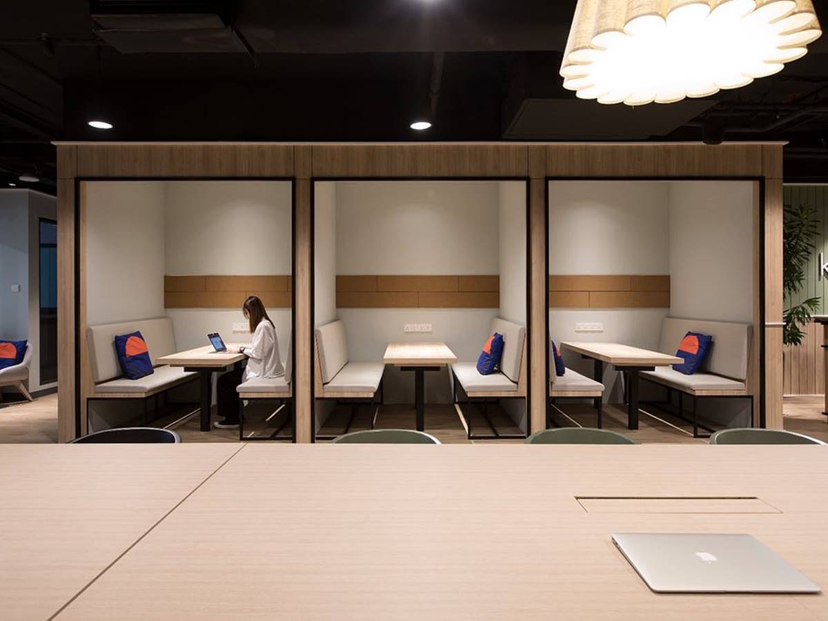 Văn phòng trọn gói tại Komune Coworking • UOA Tower, 6 Tân Trào, Phường Tân Phú, Quận 7 -Vlook.vn
